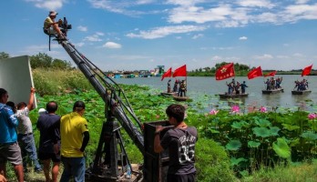 洪湖赤衛隊 緣“荷”鳴翠湖